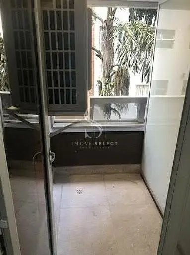 أخرى