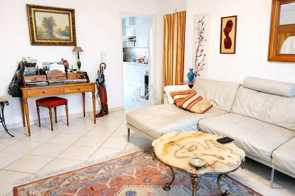 Хол