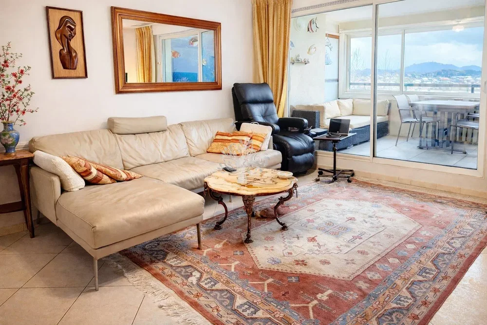 Хол