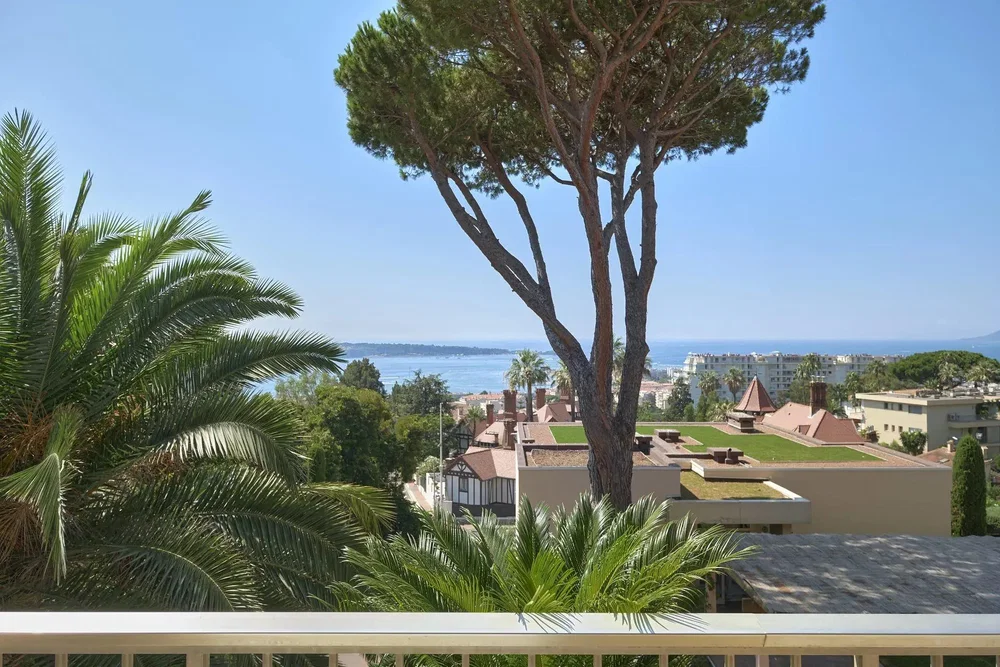 Хол