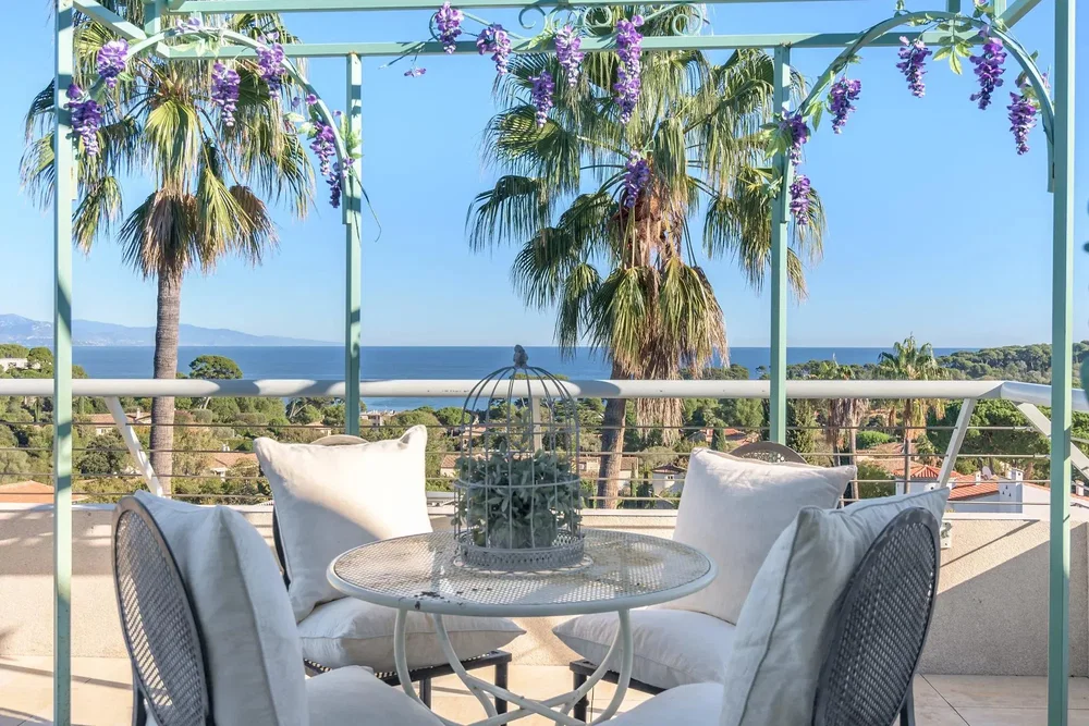 Хол