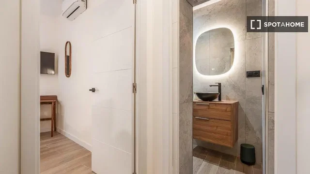 Хол