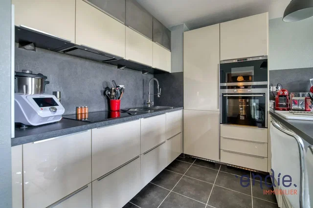 Хол
