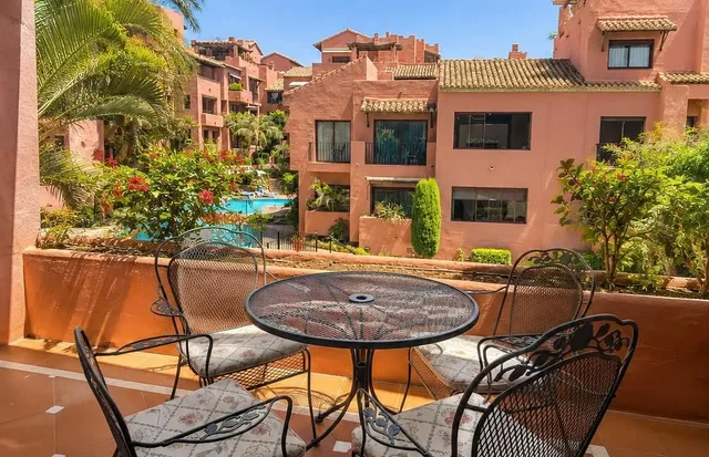 Хол