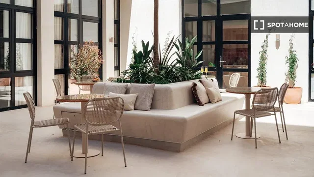 Хол