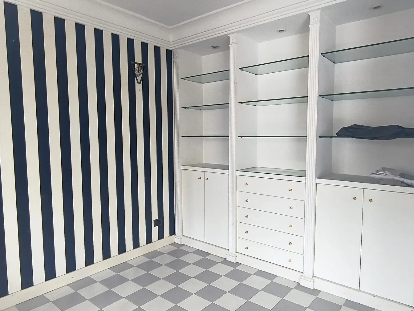 Хол