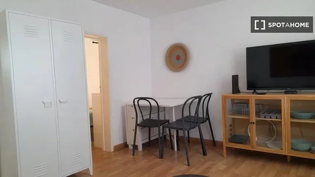 Хол