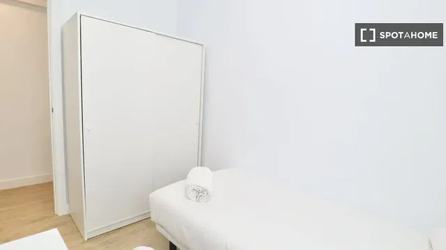 Хол