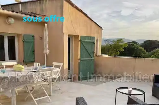 غرفة معيشة