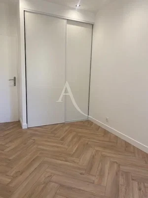 Хол