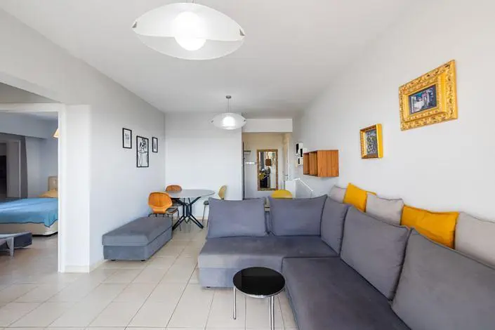 أخرى