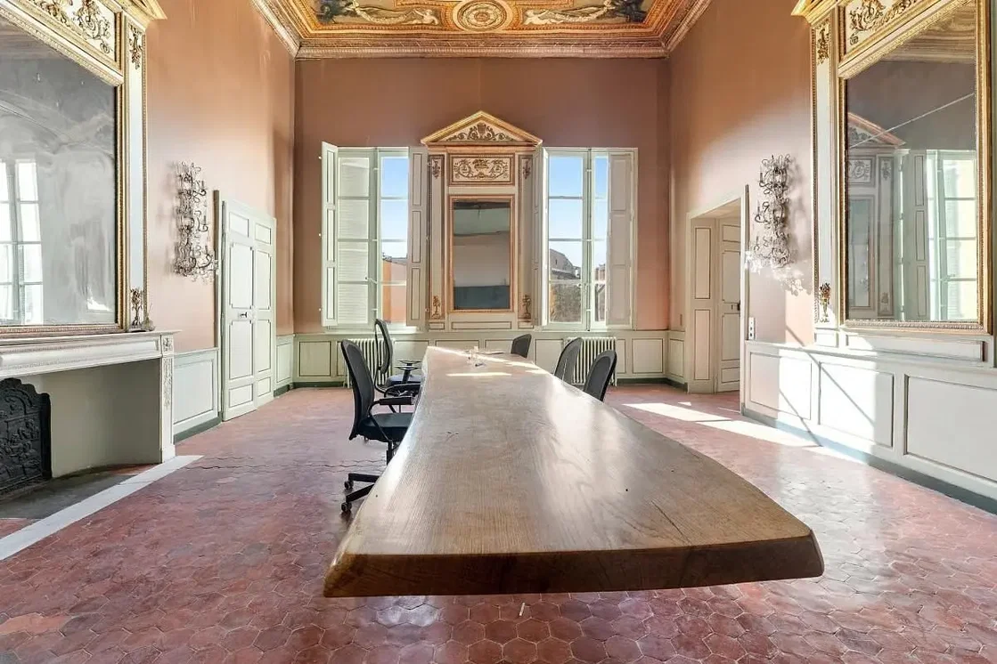 Salon