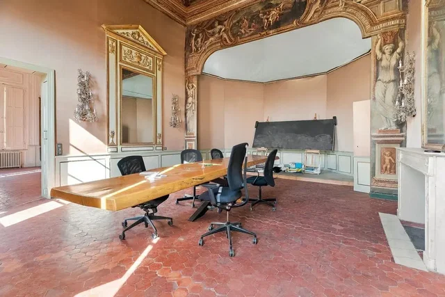 Salon