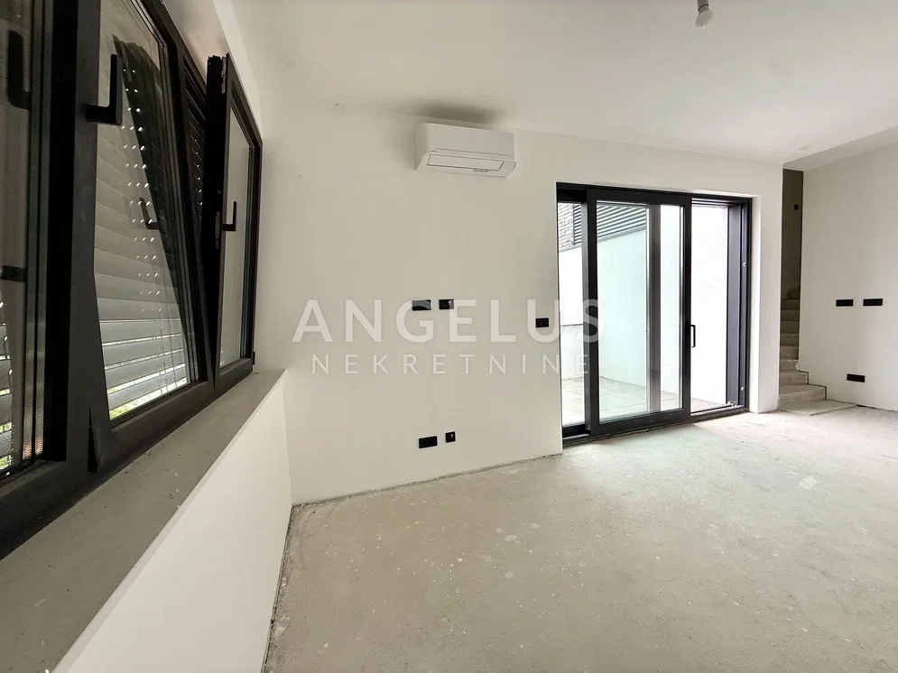 Хол