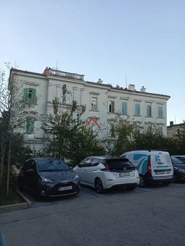 Хол