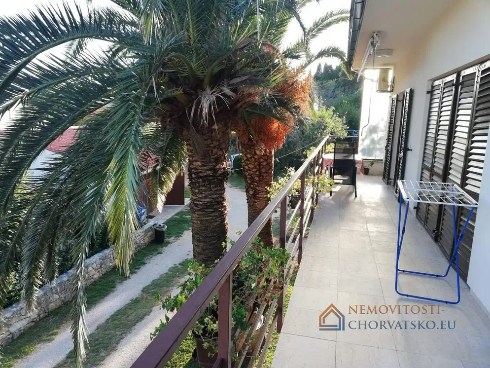 أخرى