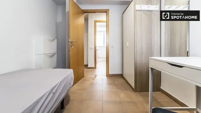 Хол