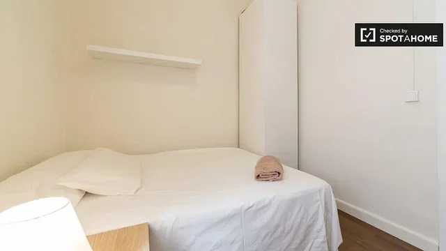 Хол