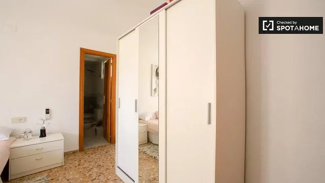 Хол