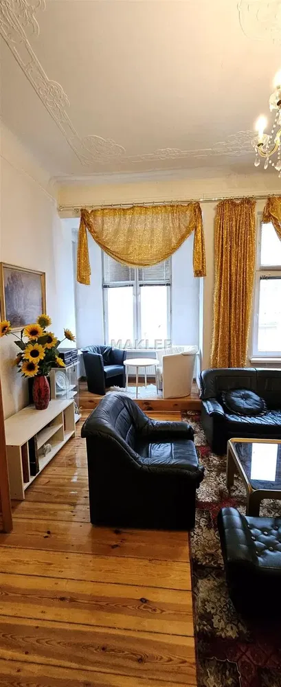 Κουζίνα; συσκευές κουζίνας, ξύλινο πάτωμα, φυσικό φως, μοντέρνο στυλ, ανακαινισμένο