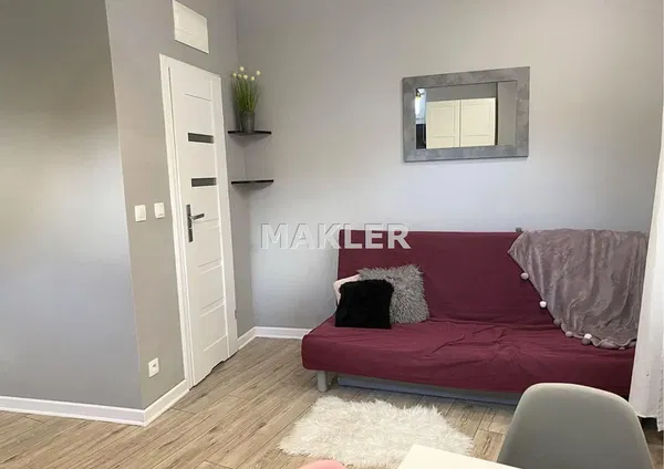 Cuisine; électroménager, parquet, lumière naturelle, style moderne, rénové