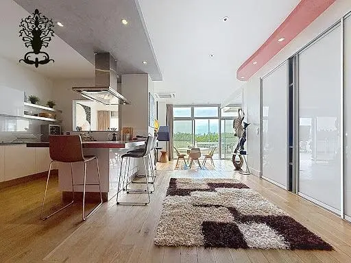 Living room; wood floor, natural light, modern style, high ceiling