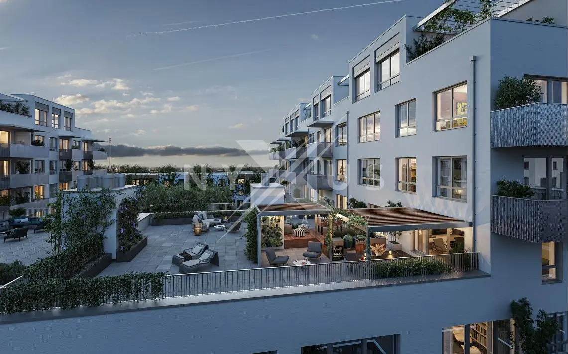 Wohnzimmer; holzboden, tageslicht, moderner stil, hohe decken