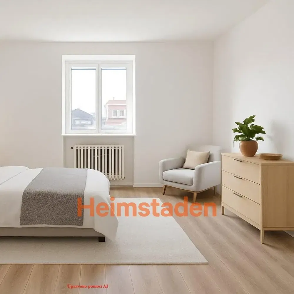 Хол; дървен под, естествена светлина, модерен стил, високи тавани