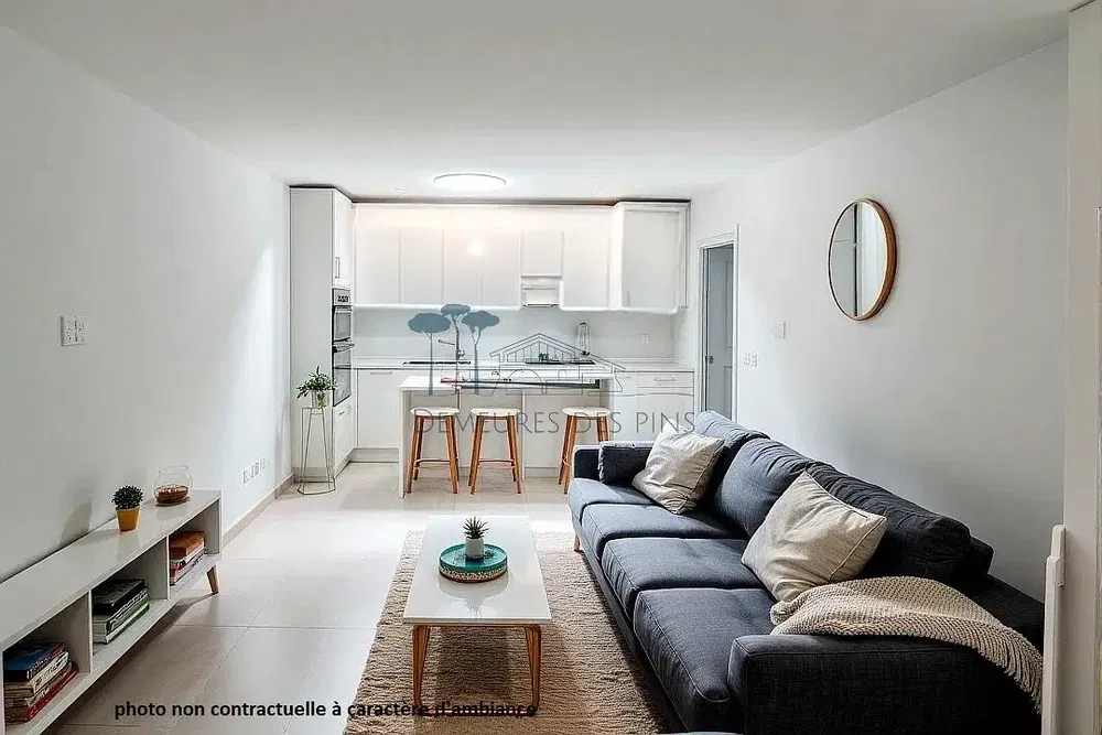 Кухня; кухненски уреди, дървен под, естествена светлина, модерен стил, ремонтиран