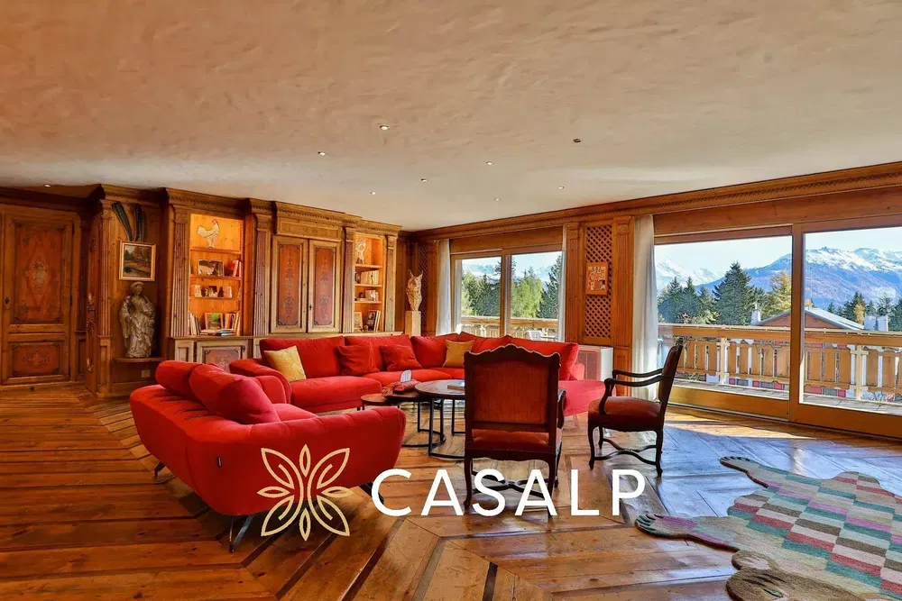 Σαλόνι; ξύλινο πάτωμα, φυσικό φως, μοντέρνο στυλ, ψηλά ταβάνια