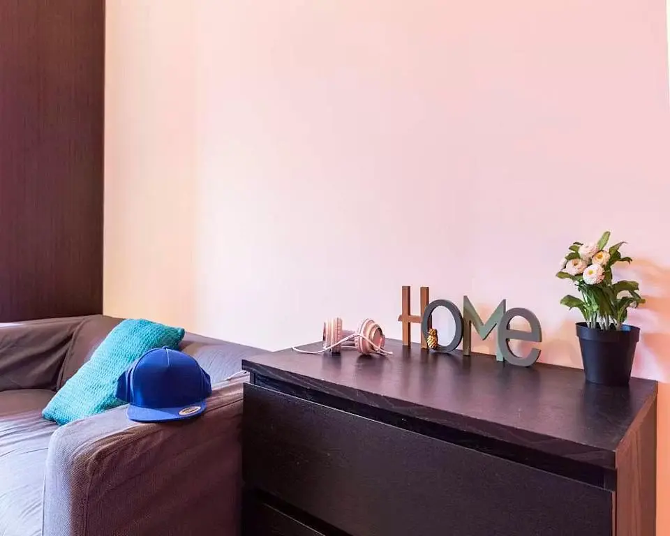 Cucina; elettrodomestici, pavimento in legno, luce naturale, stile moderno, ristrutturato