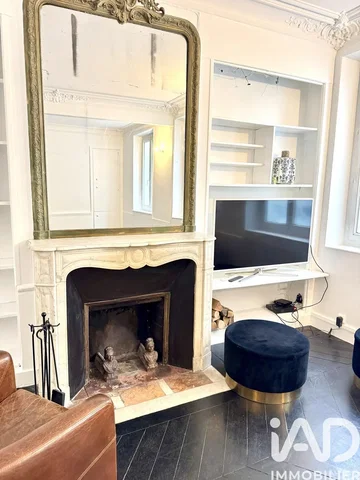 Cucina; elettrodomestici, pavimento in legno, luce naturale, stile moderno, ristrutturato