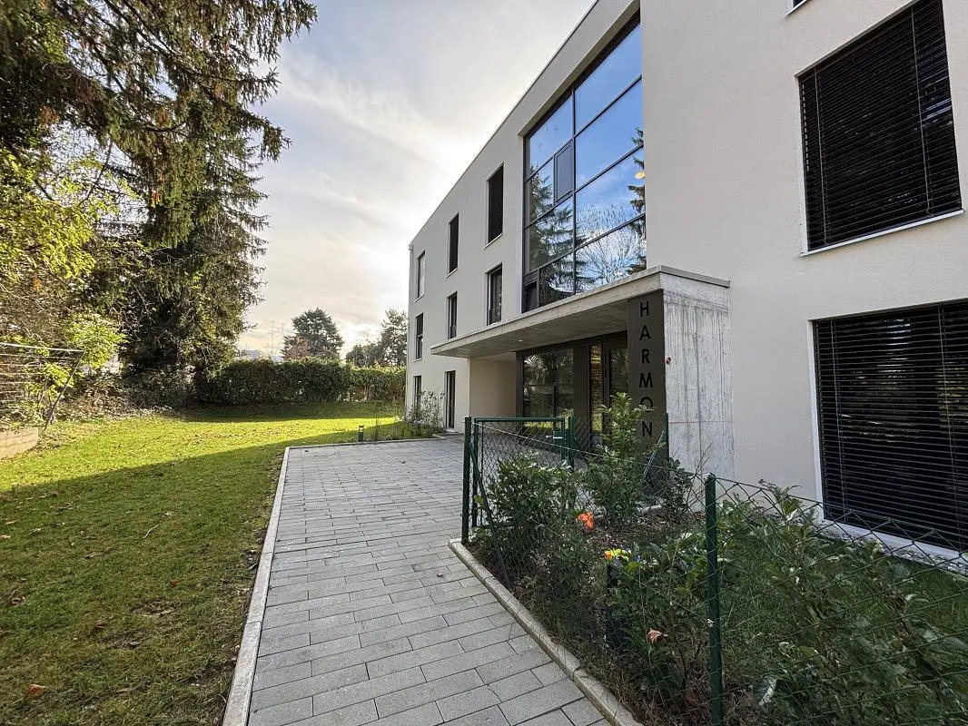 Küche; küchengeräte, holzboden, tageslicht, moderner stil, renoviert