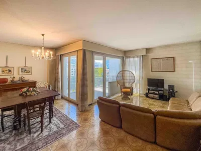 Küche; küchengeräte, holzboden, tageslicht, moderner stil, renoviert