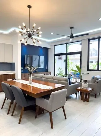 Cuisine; électroménager, parquet, lumière naturelle, style moderne, rénové