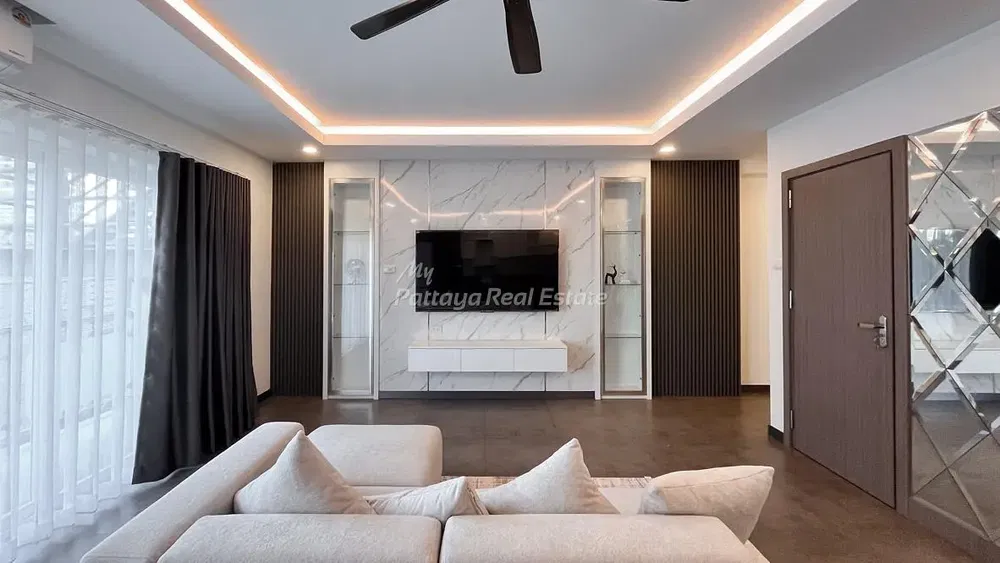 Küche; küchengeräte, holzboden, tageslicht, moderner stil, renoviert