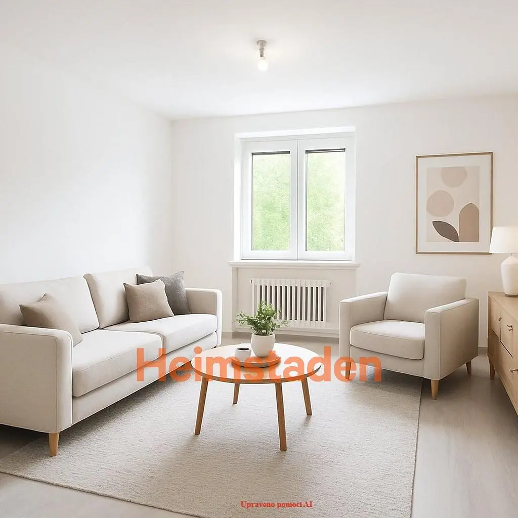 Obývačka; drevená podlaha, prirodzené svetlo, moderný štýl, vysoké stropy