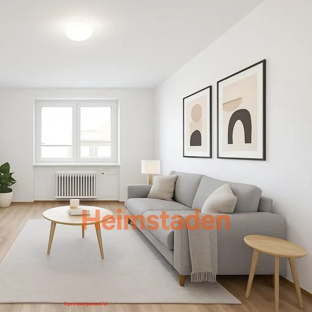 Хол; дървен под, естествена светлина, модерен стил, високи тавани