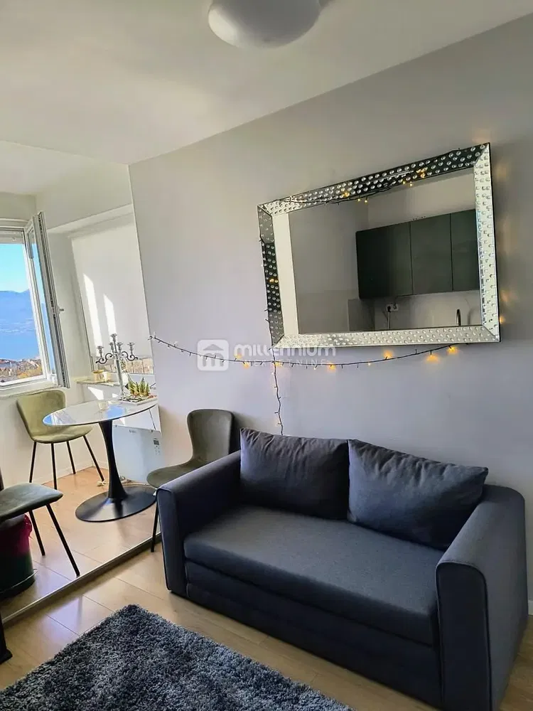 Salon; podłoga drewniana, światło dzienne, styl nowoczesny, wysokie sufity