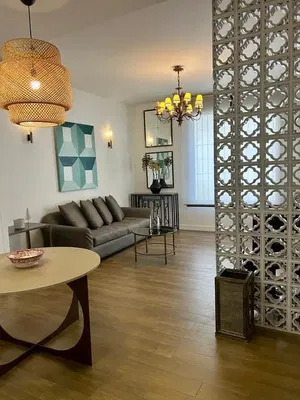 Küche; küchengeräte, holzboden, tageslicht, moderner stil, renoviert