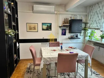 Cuisine; électroménager, parquet, lumière naturelle, style moderne, rénové