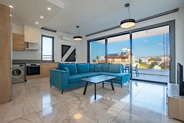 Küche; küchengeräte, holzboden, tageslicht, moderner stil, renoviert