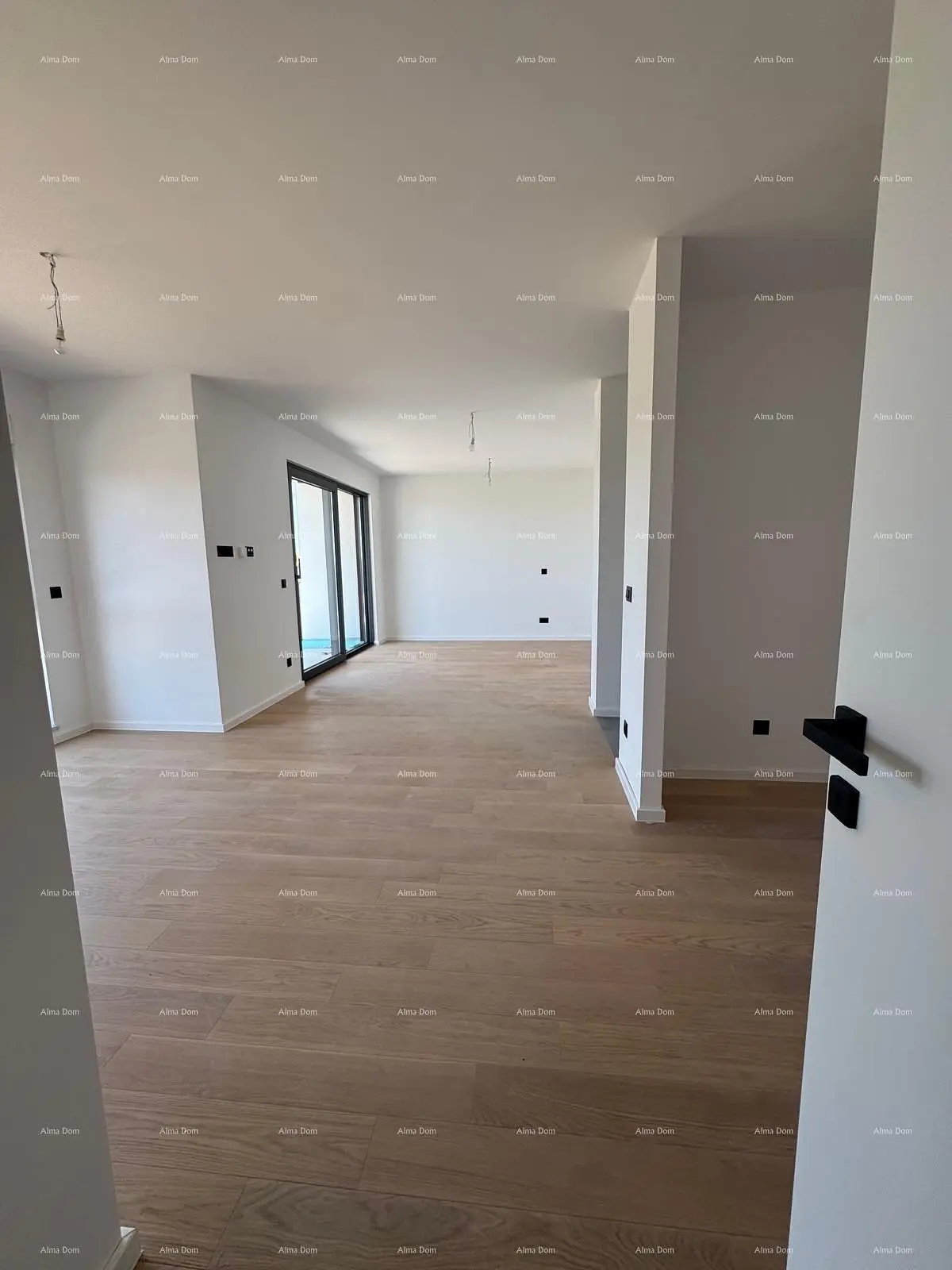 Küche; küchengeräte, holzboden, tageslicht, moderner stil, renoviert