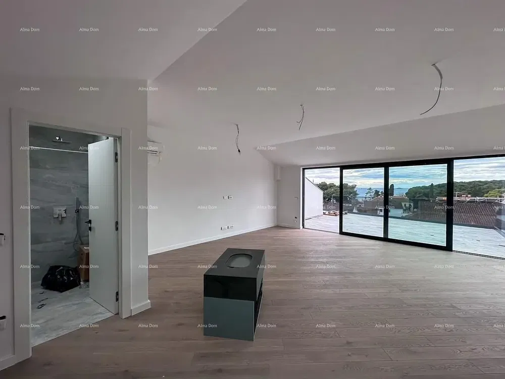 Küche; küchengeräte, holzboden, tageslicht, moderner stil, renoviert