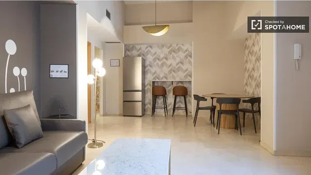 Cuisine; électroménager, parquet, lumière naturelle, style moderne, rénové