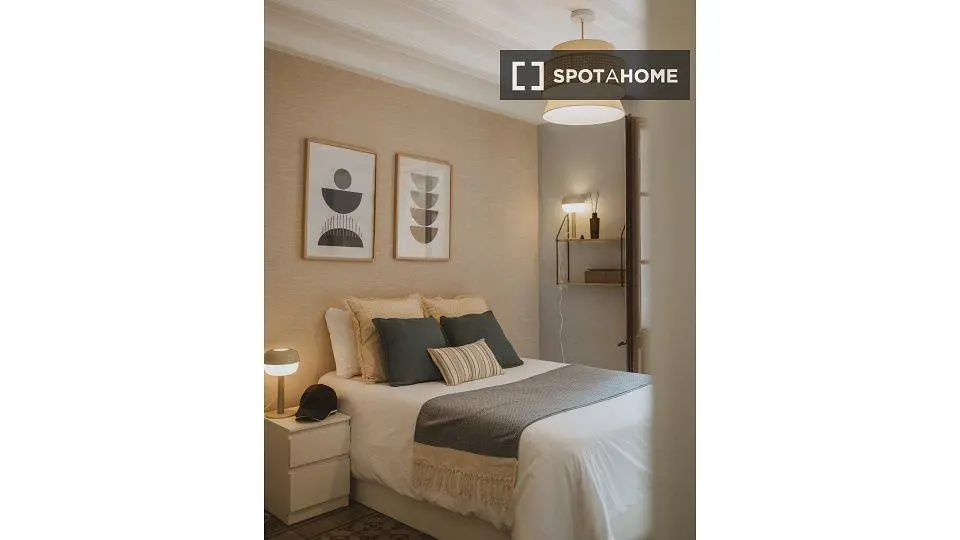 Küche; küchengeräte, holzboden, tageslicht, moderner stil