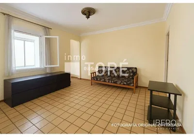 Living room; wood floor, natural light, modern style, high ceiling