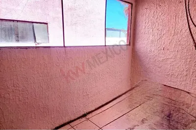 Cocina; electrodomésticos, suelo de madera, luz natural, estilo moderno, renovado