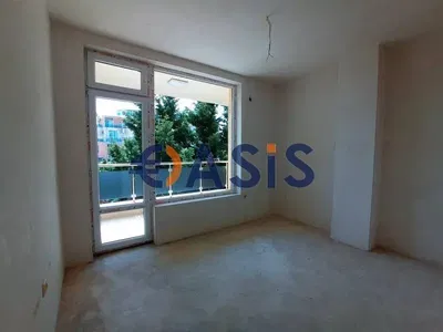 Dnevni boravak; drveni pod, prirodna svjetlost, moderan stil, visoki stropovi