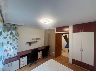 Küche; küchengeräte, holzboden, tageslicht, moderner stil, renoviert